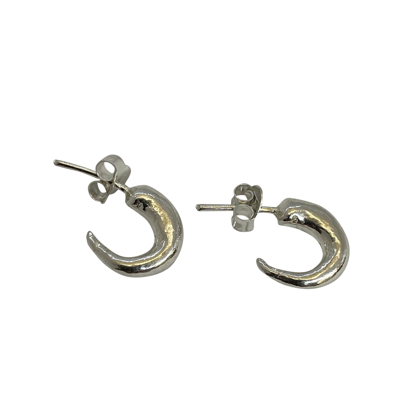 Agnes Tiny Hoop Earrings