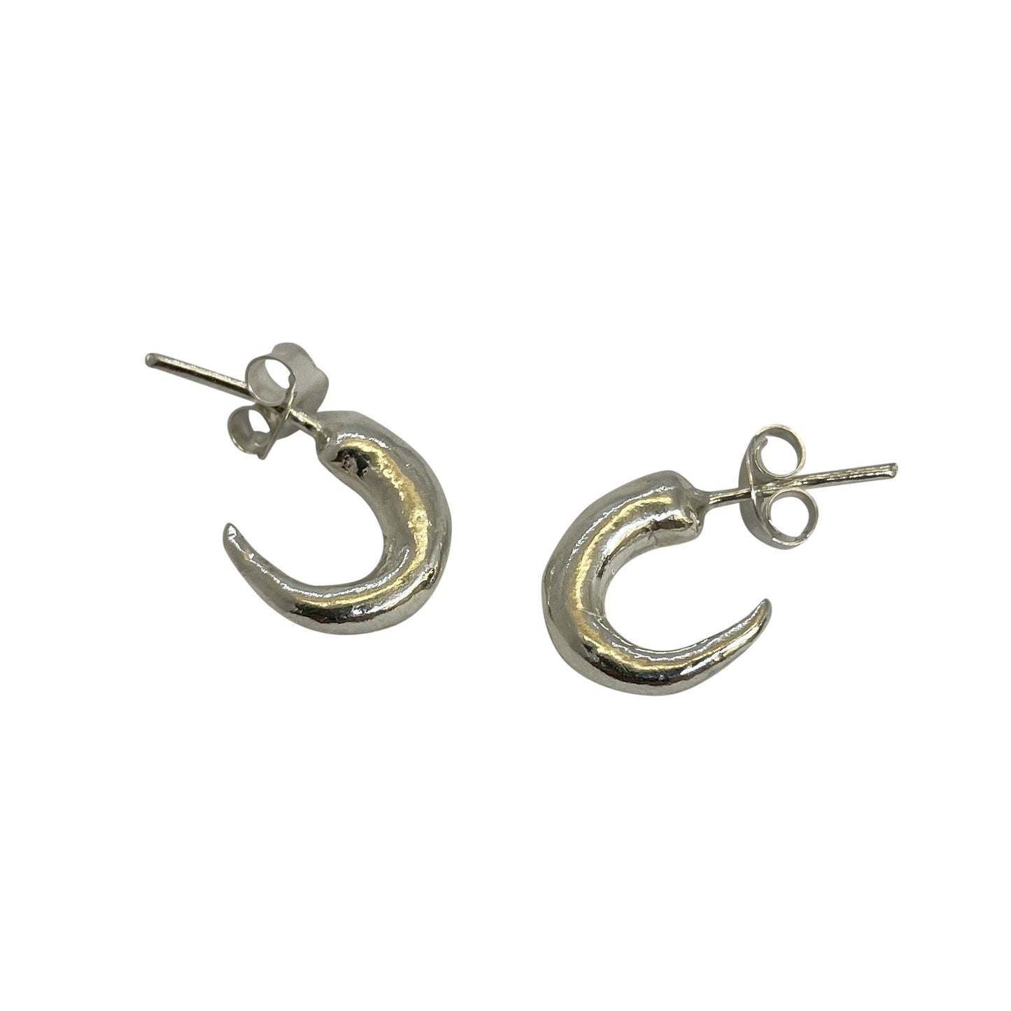 Agnes Tiny Hoop Earrings
