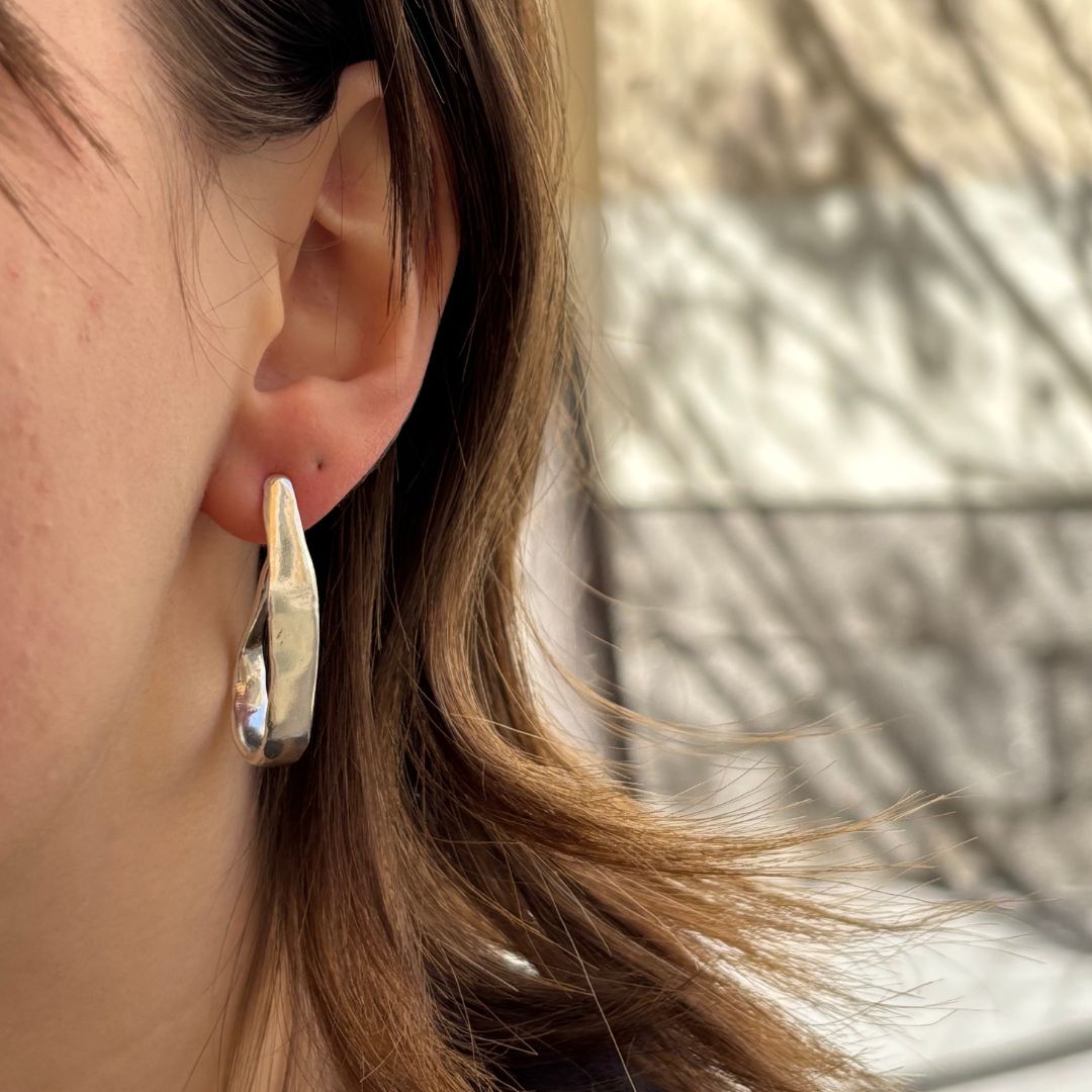 Riya Hoop Earrings