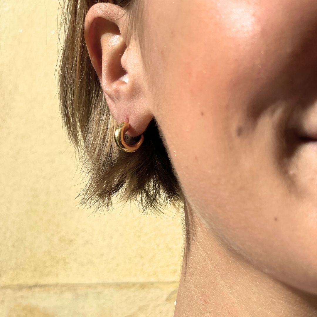 Agnes Tiny Hoop Earrings