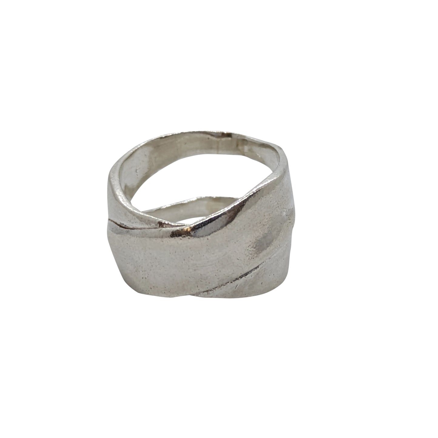 Elegant Crossover Ring