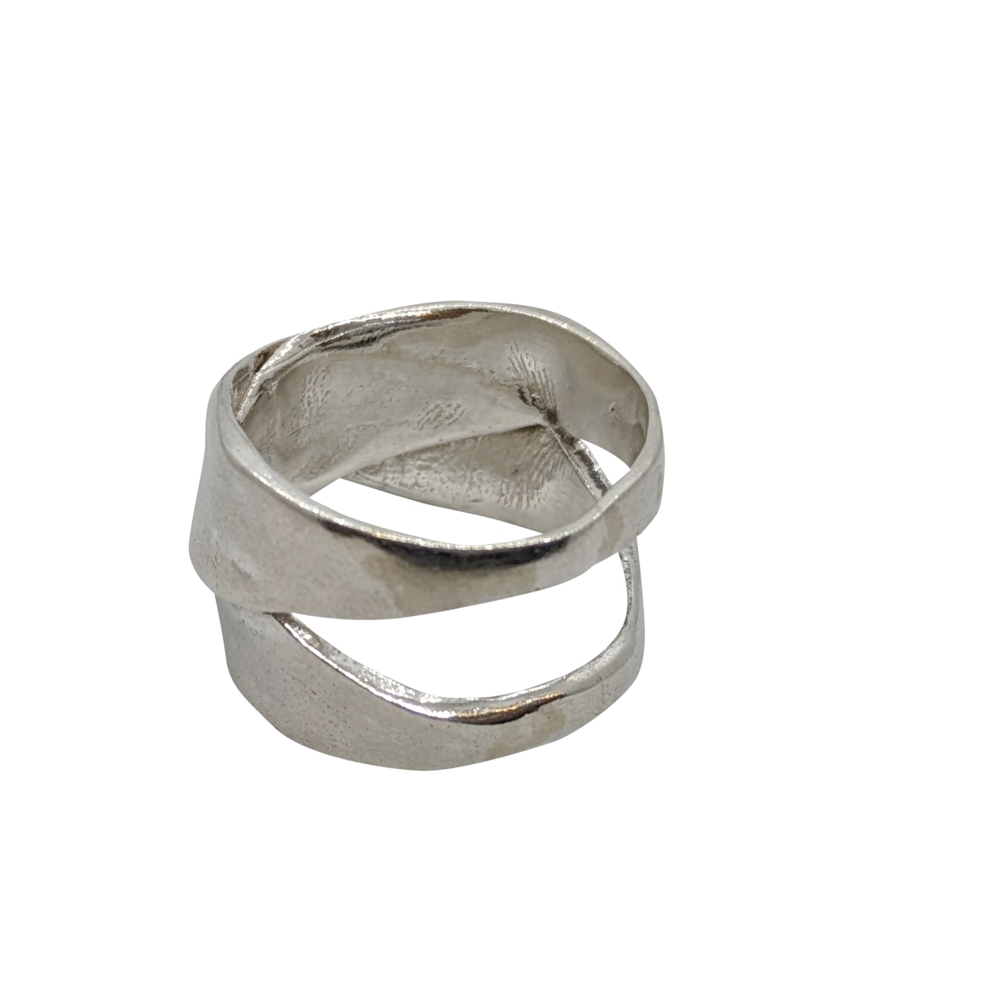 Elegant Crossover Ring