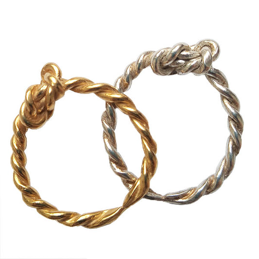 Layla Small Knot with a twist ring